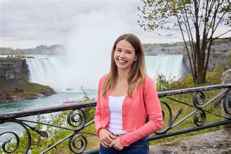 cast of falling in love in niagara